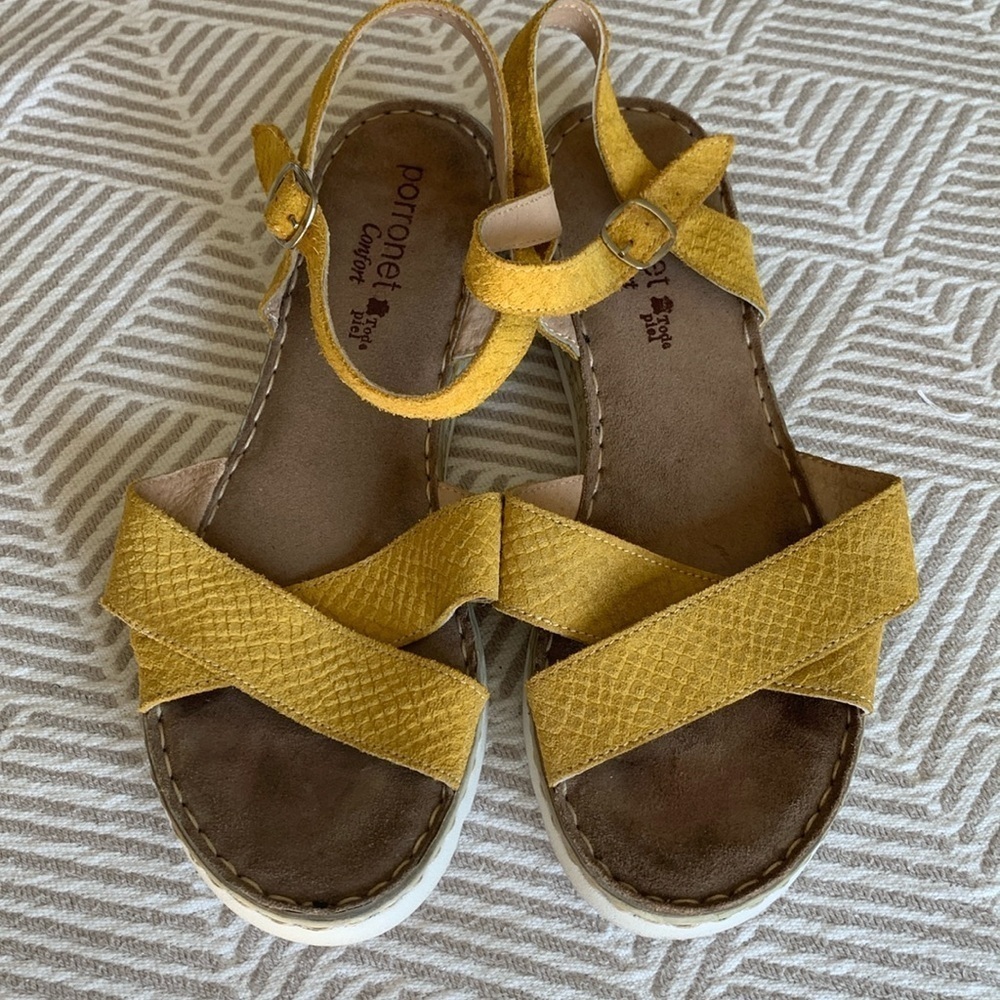 Porronet yellow suede sandals size 8.5